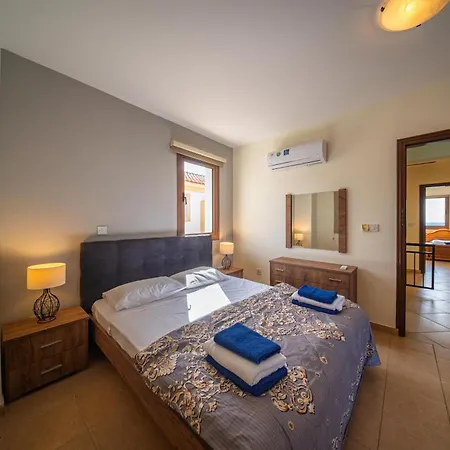 Villa Infinity Blue W Pool Pomos