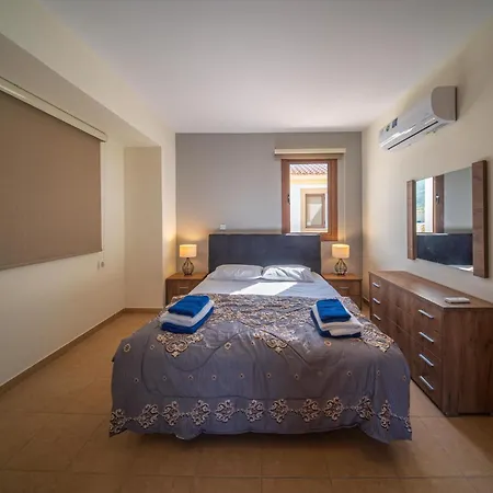 Villa Infinity Blue W Pool Pomos